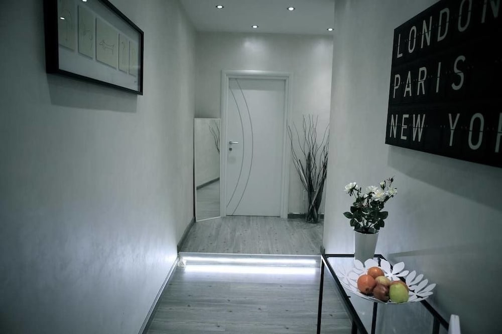 ARTS & ROOMS