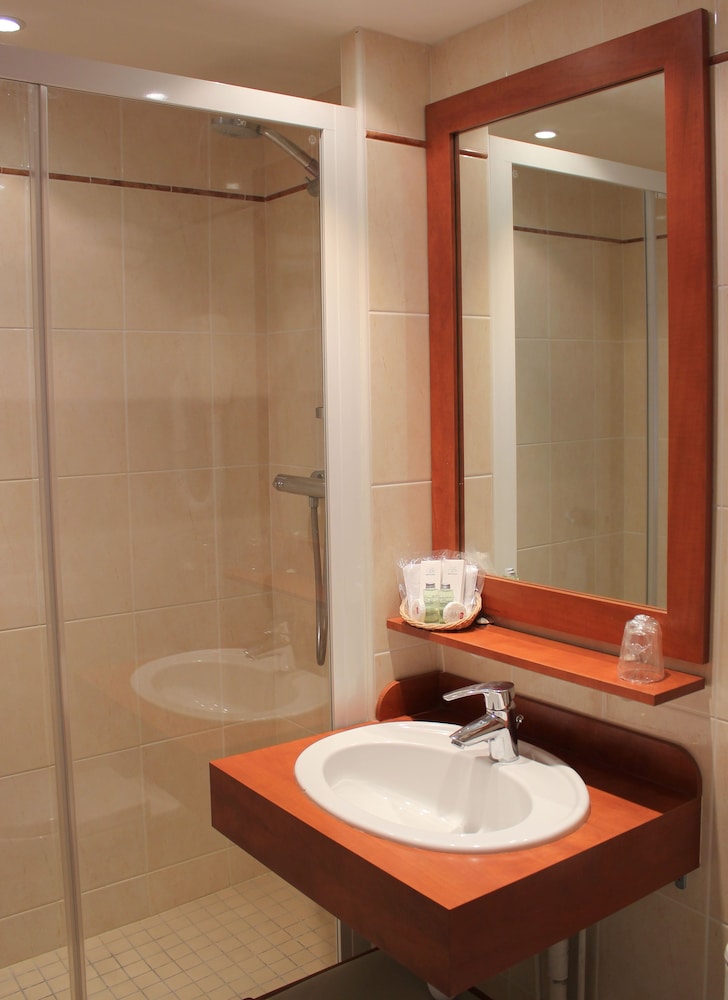 BEAUGENCY HOTEL