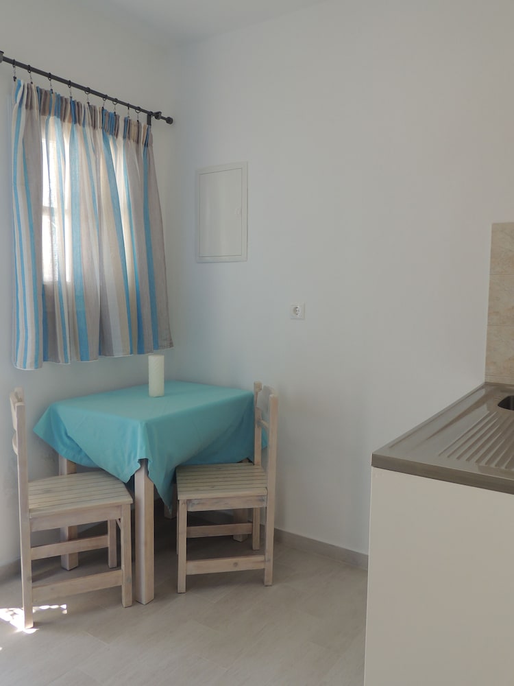 ANEMOS STUDIOS & APARTMENTS