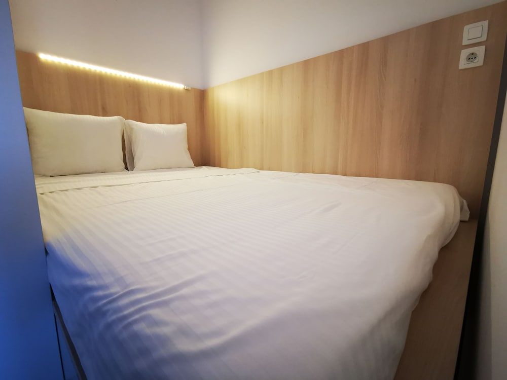 STUDIO 506 BY MRG