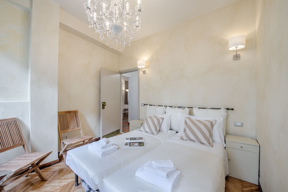 PITTI VECCHIO LUXURY APARTMENT