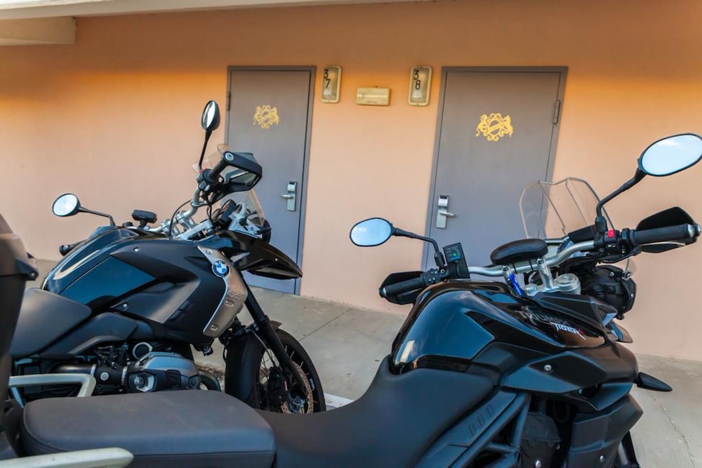 AUTOHOTEL (28 KM FROM ROME)