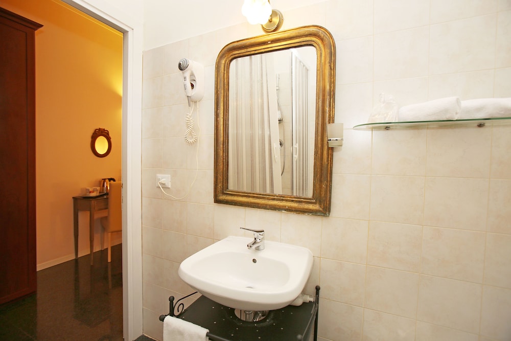 AMICA ROMA B&B