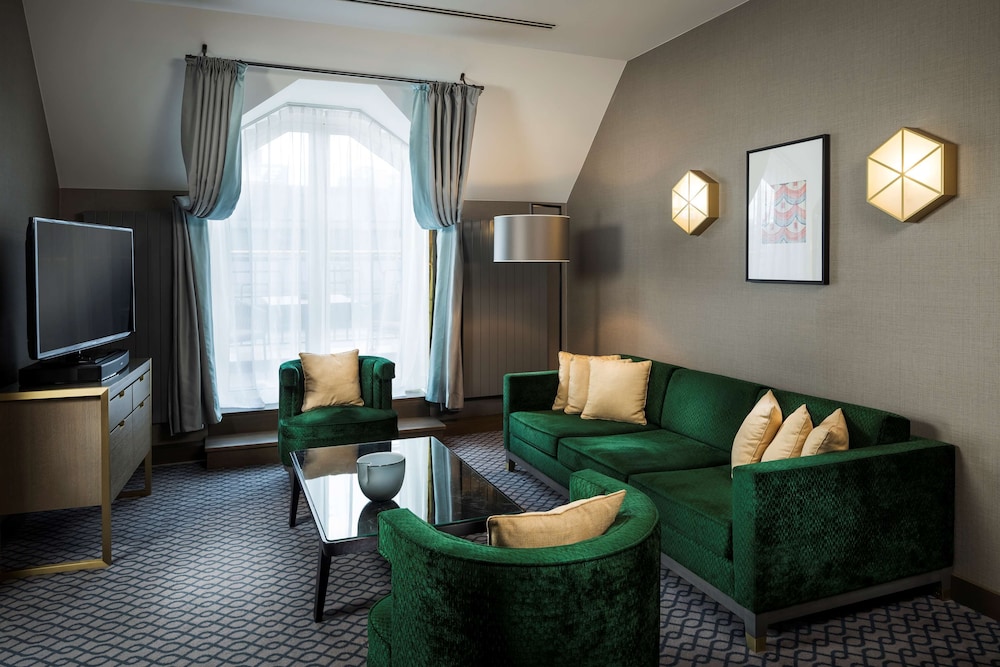 HILTON VIENNA PLAZA