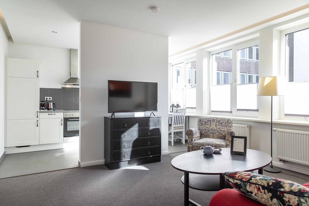 LUXX CITY APARTMENTS AND SUITES