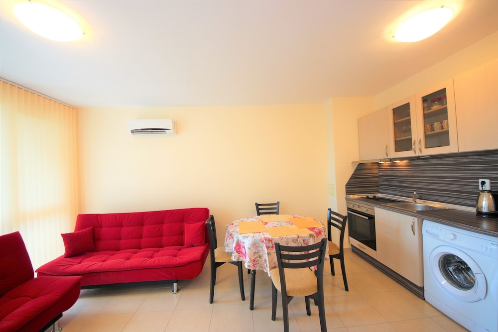 MENADA BUTTERFLY APARTMENTS