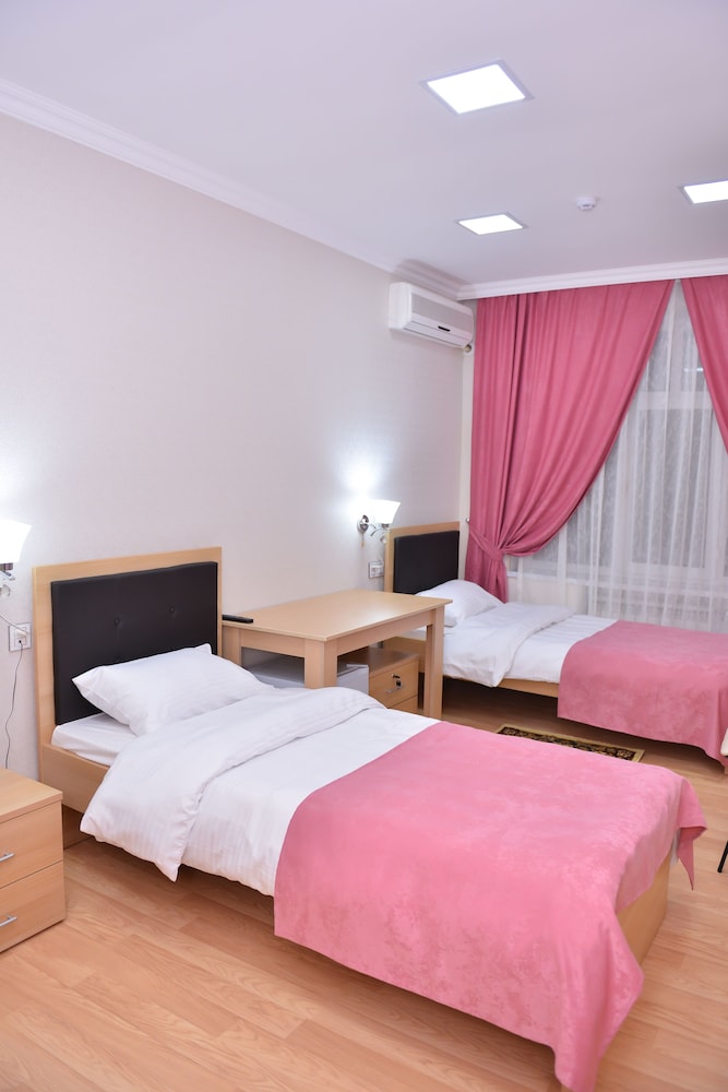 PLANET INN HOTEL BAKU