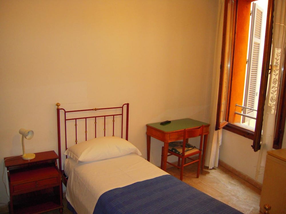 RIVA RENO GUESTHOUSE
