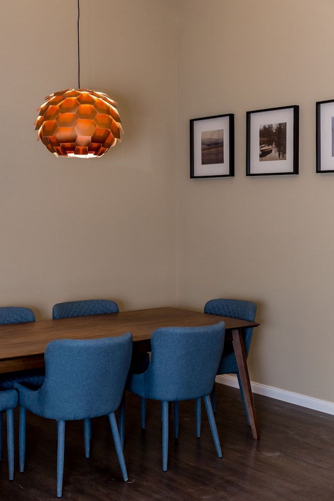 DFIVE APARTMENTS - GOLD