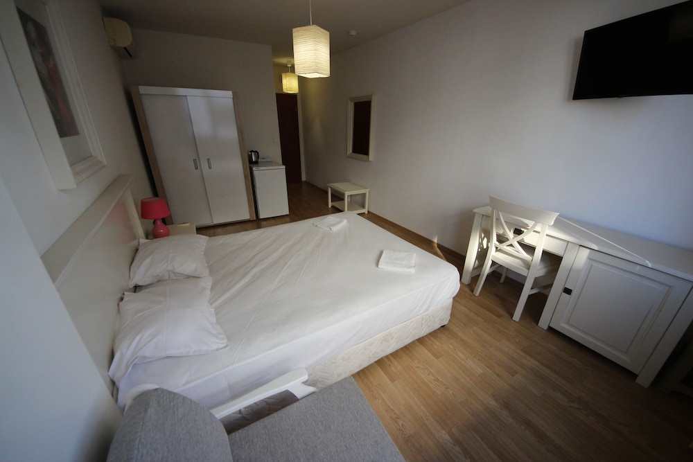MENADA SUN APARTMENTS