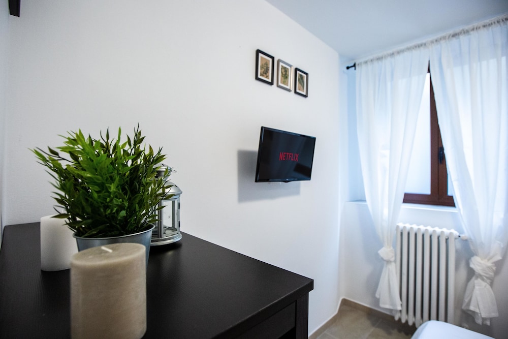 HOME HOTEL - PARUTA 65