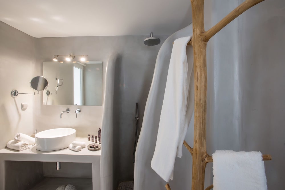 JONAZ ROOMS & SUITES