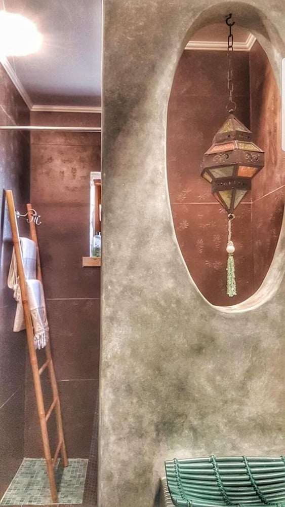 LUXURIOUS STONE HOUSE IN ELANI
