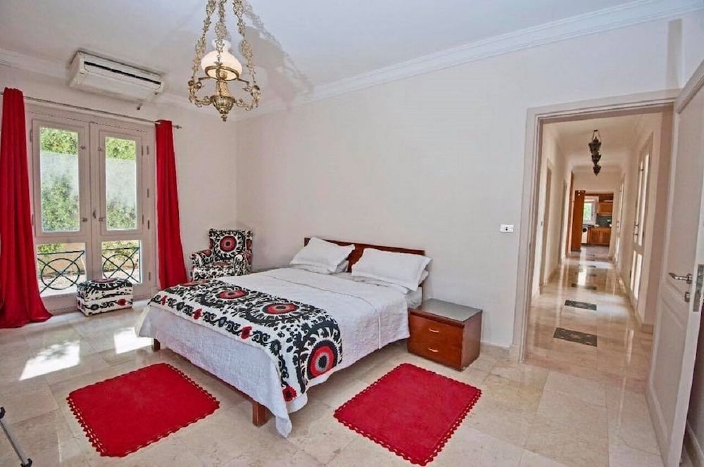 HILL VILLA NEXT TO THE SEA IN EL GOUNA- HILL H63