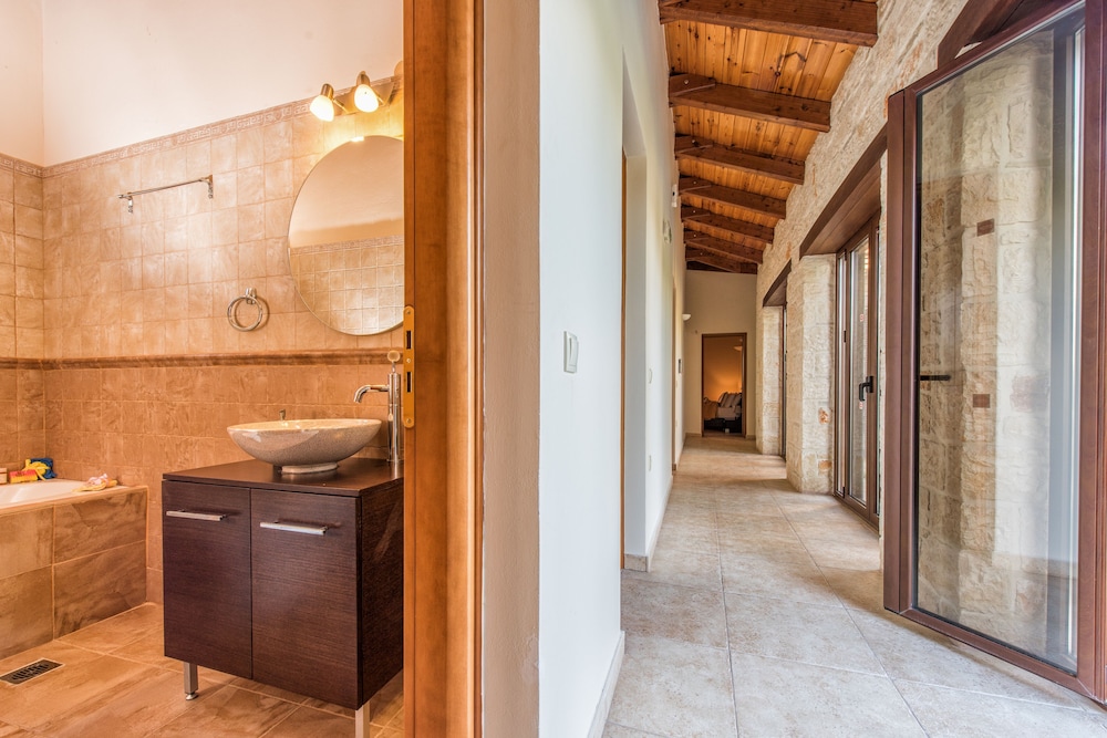 ASTARTE VILLAS - KYVELI VILLA
