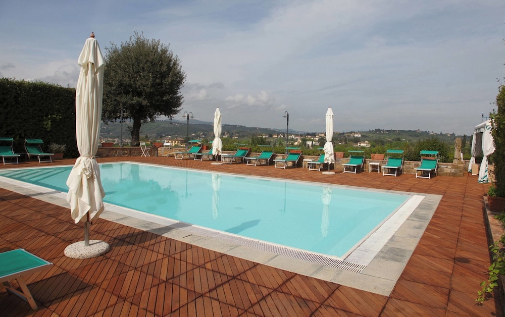 VILLA LE PIAZZOLE