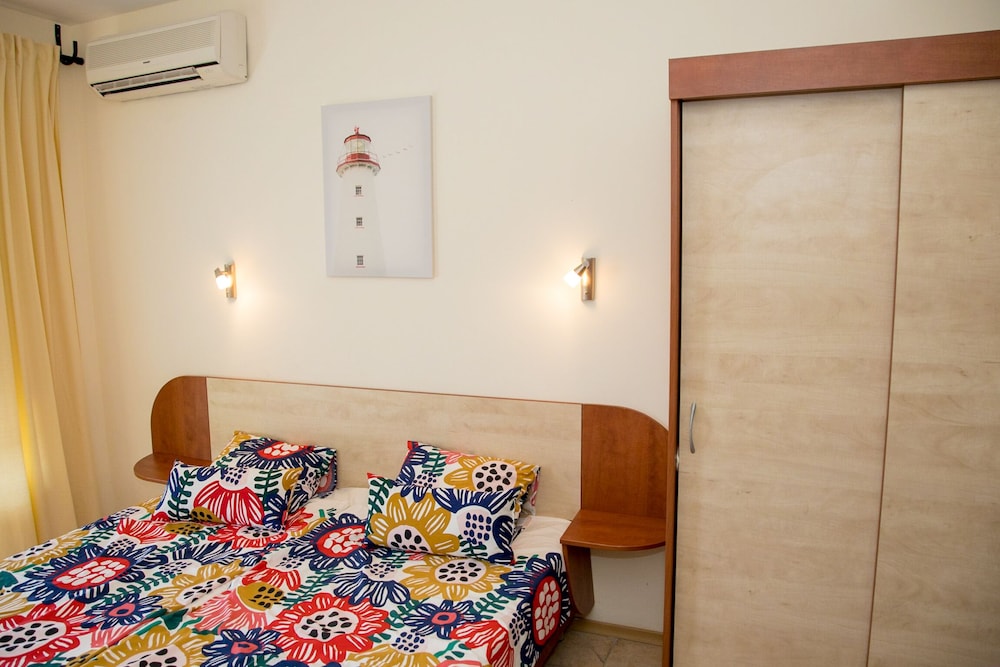 FM DELUXE 1-BDR APARTMENT IN PRESTIGE CITY SUNNY