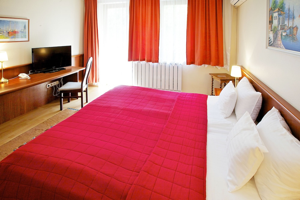 GOLD HOTEL & APARTMENTS