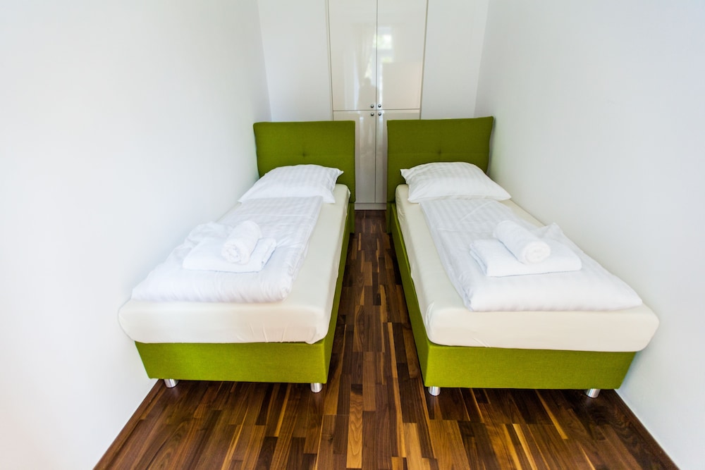 COSY 2 BEDROOM APARTMENT