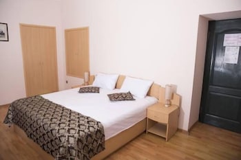 CITY WALLS HOTEL